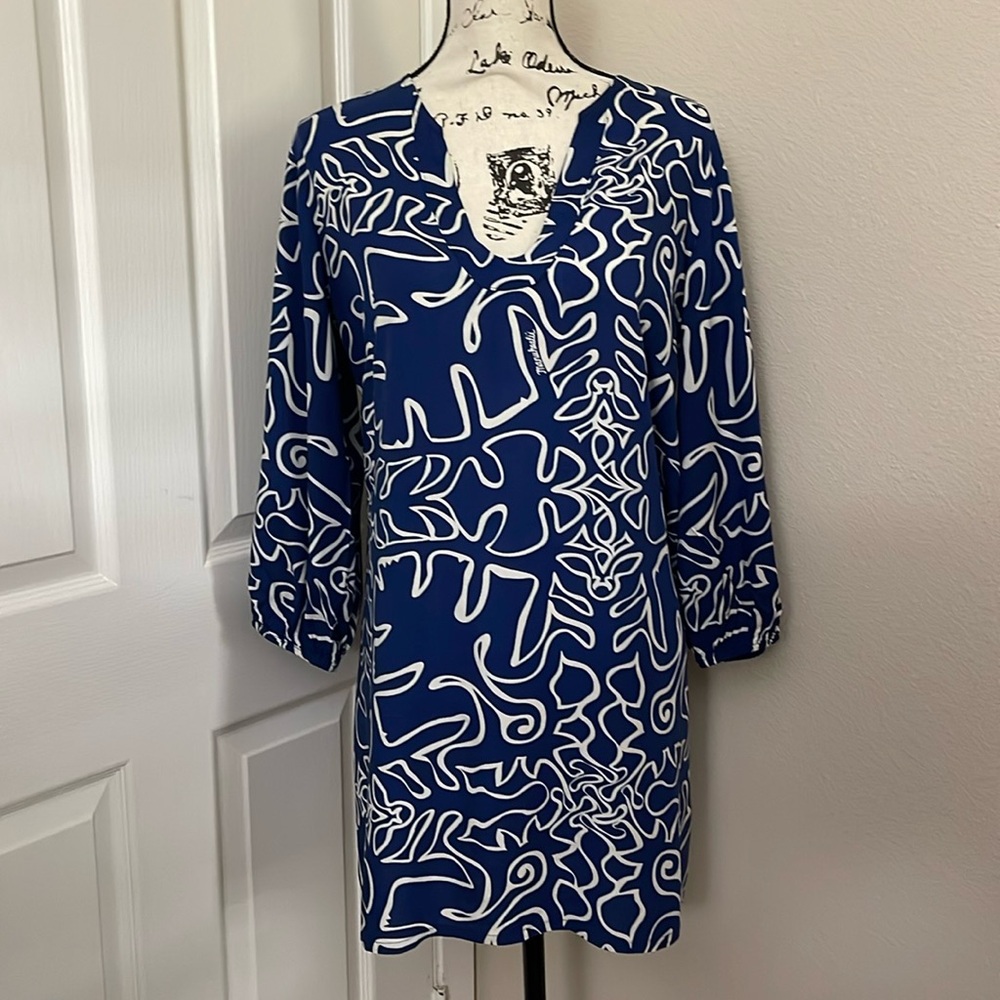 Manuhealii Blue and White Abstract Print Tunic Dress